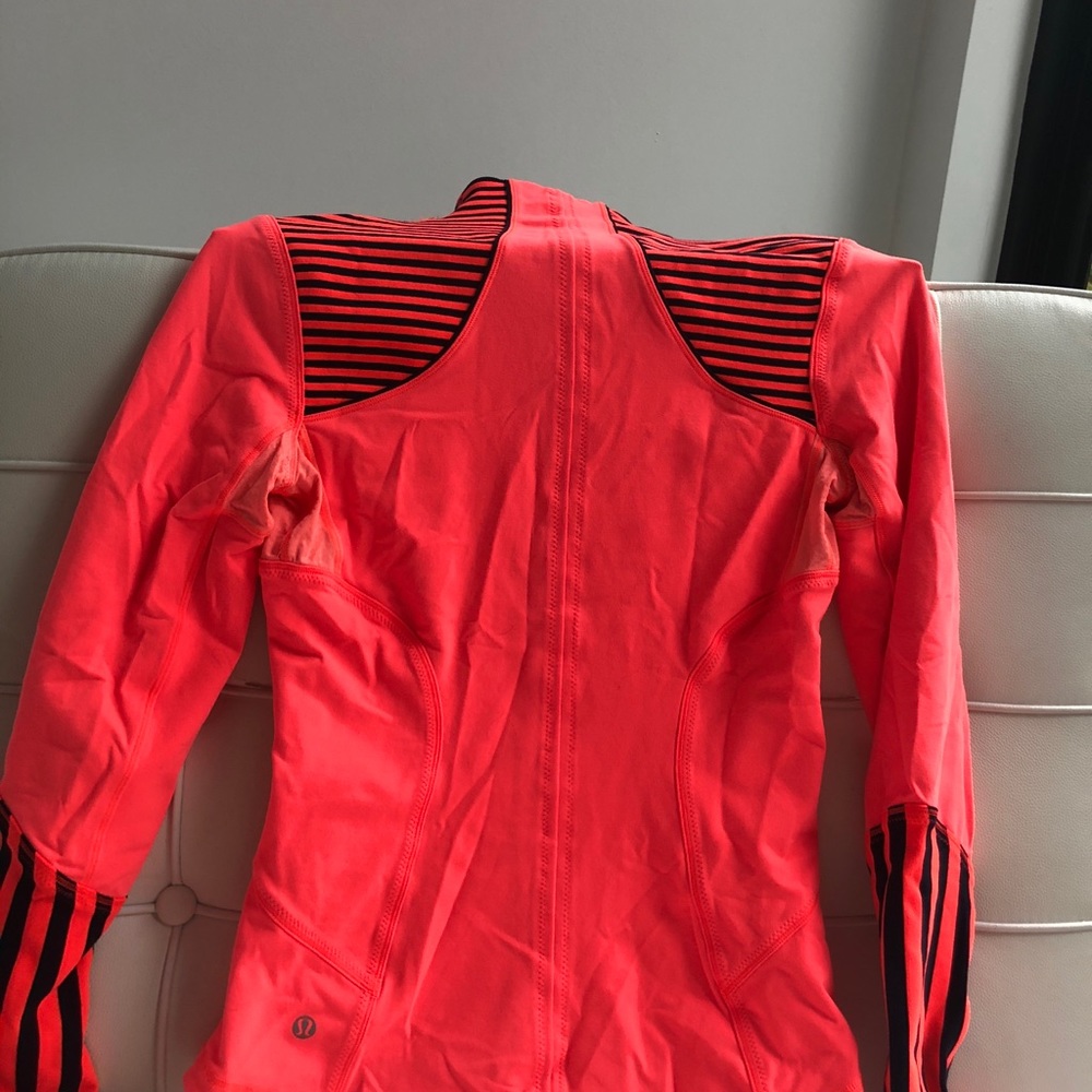 Like New Lululemon Define Jacket - Picture 4 of 6